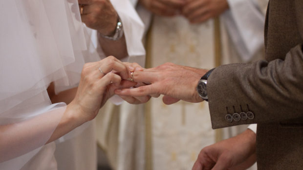 mariage catholique échange des alliances